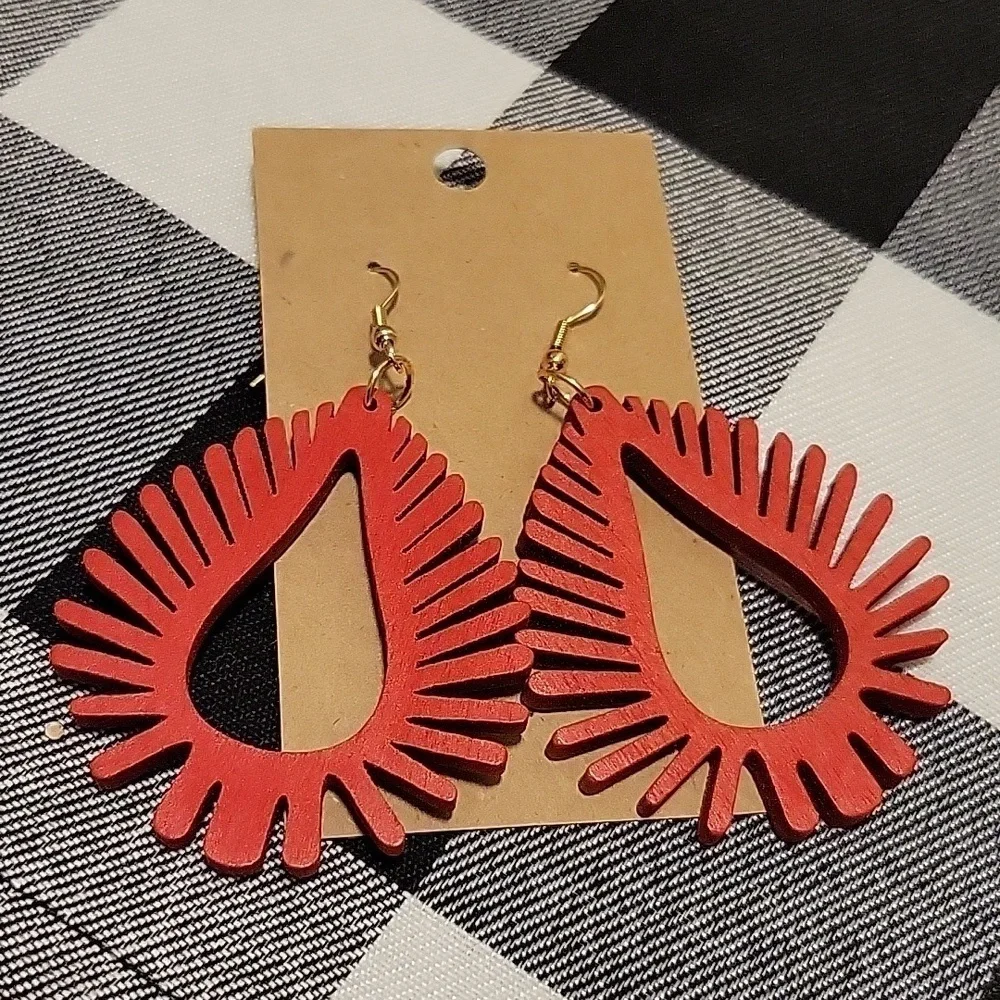 Handmade 3.25in red wooden cut out teardrop flare dangle earrings New
